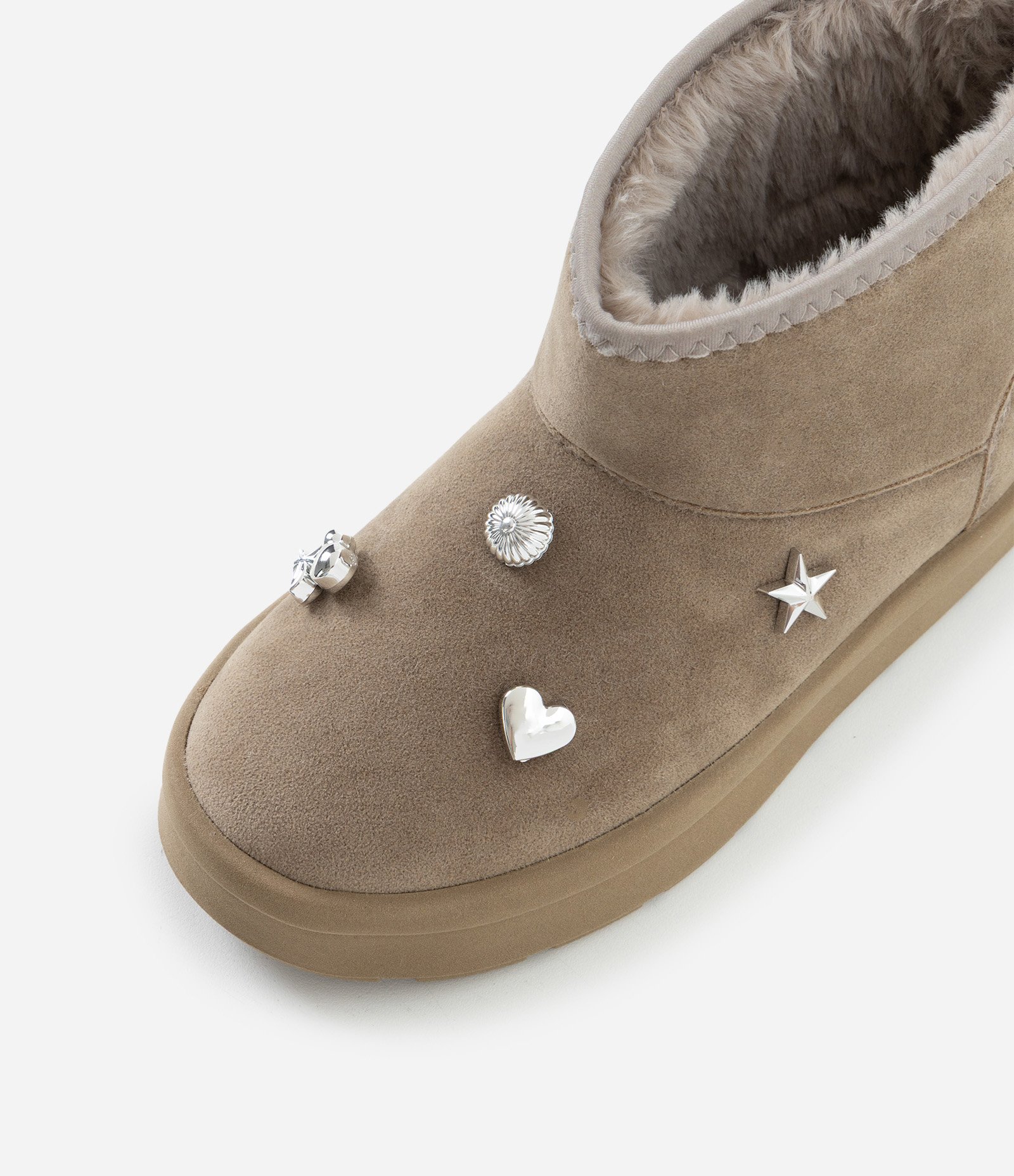Bota Infantil Comfy com Pins Decorativos e Pelinhos – Tam 28 a 34 Marrom Taupe 6