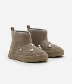 Bota Infantil Comfy com Pins Decorativos e Pelinhos – Tam 28 a 34