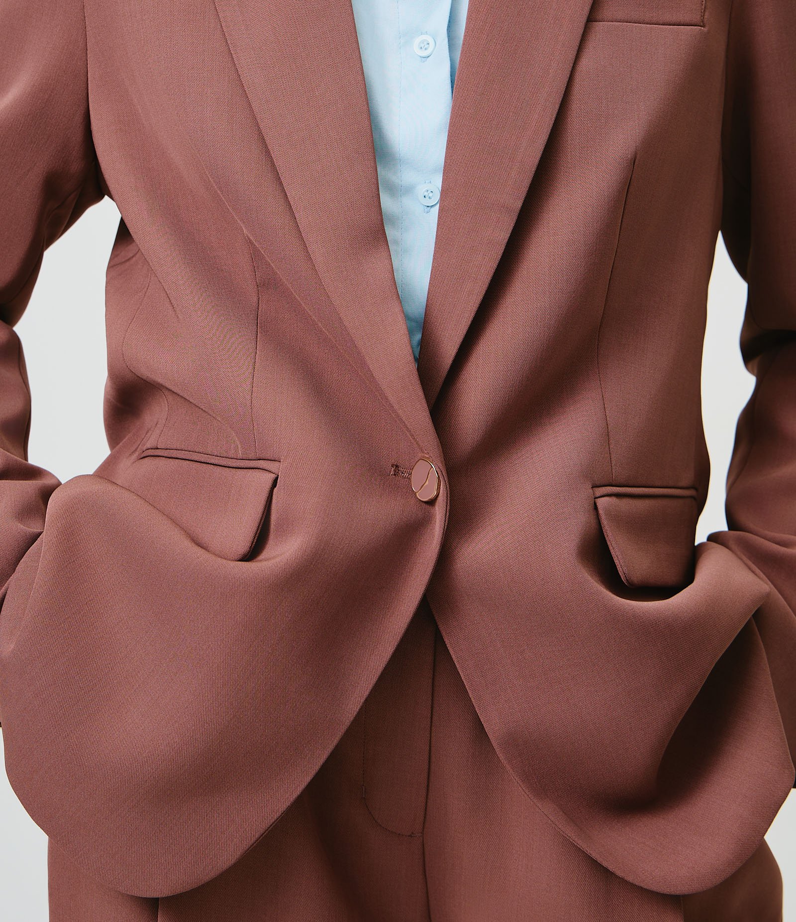 Blazer Comfort Estruturado com Forro Interno Marrom 3