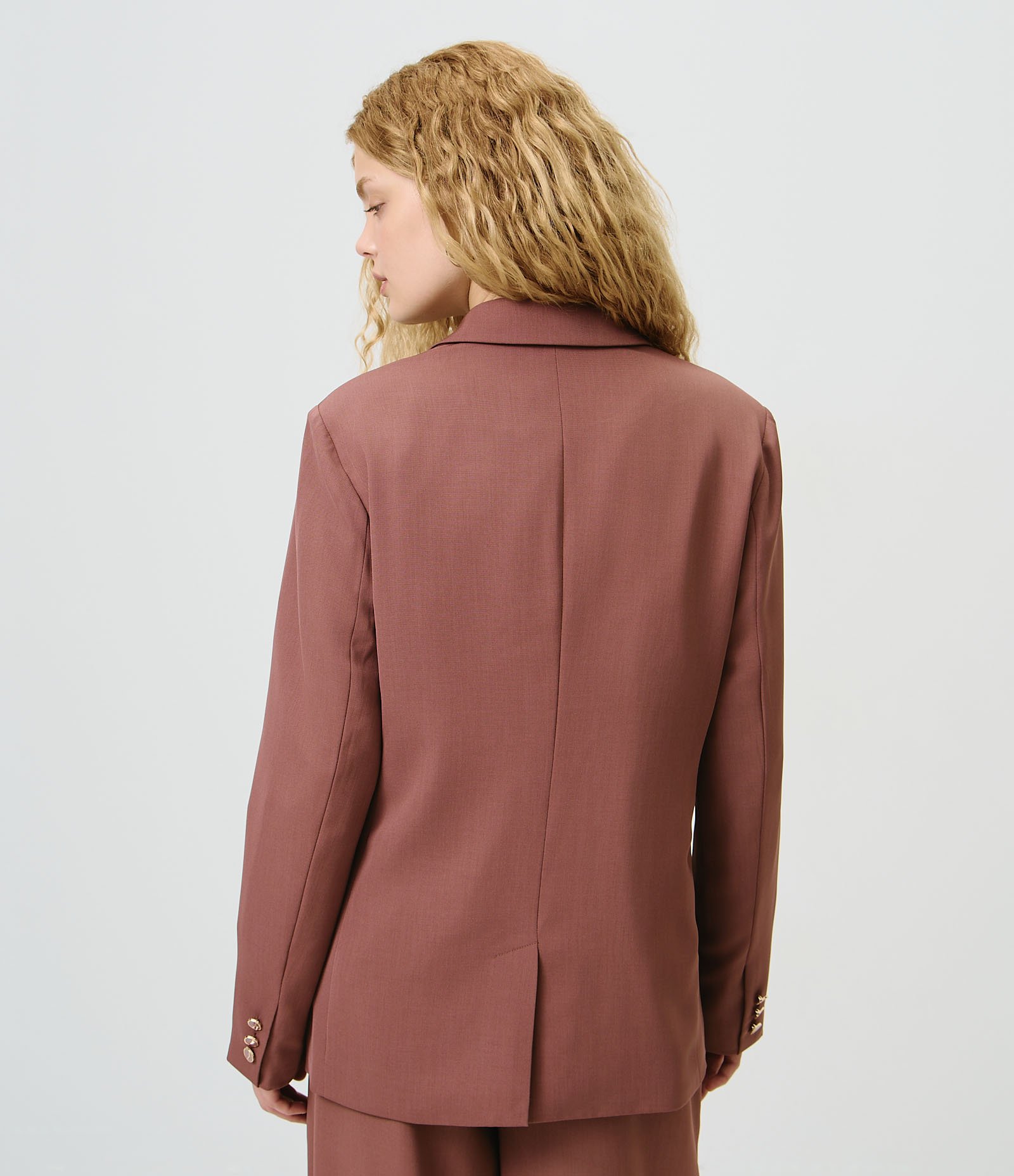 Blazer Comfort Estruturado com Forro Interno Marrom 4