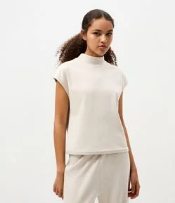 Blusa em Ribana com Gola Alta
