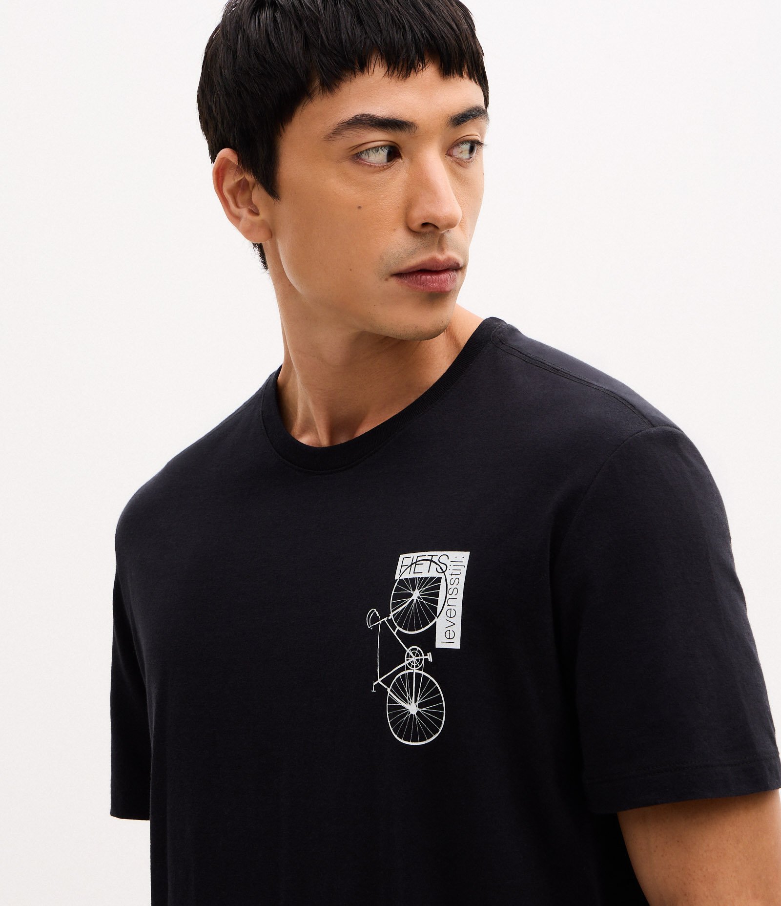 Camiseta Manga Curta em Algodão com Estampa Bicicleta Preto 4