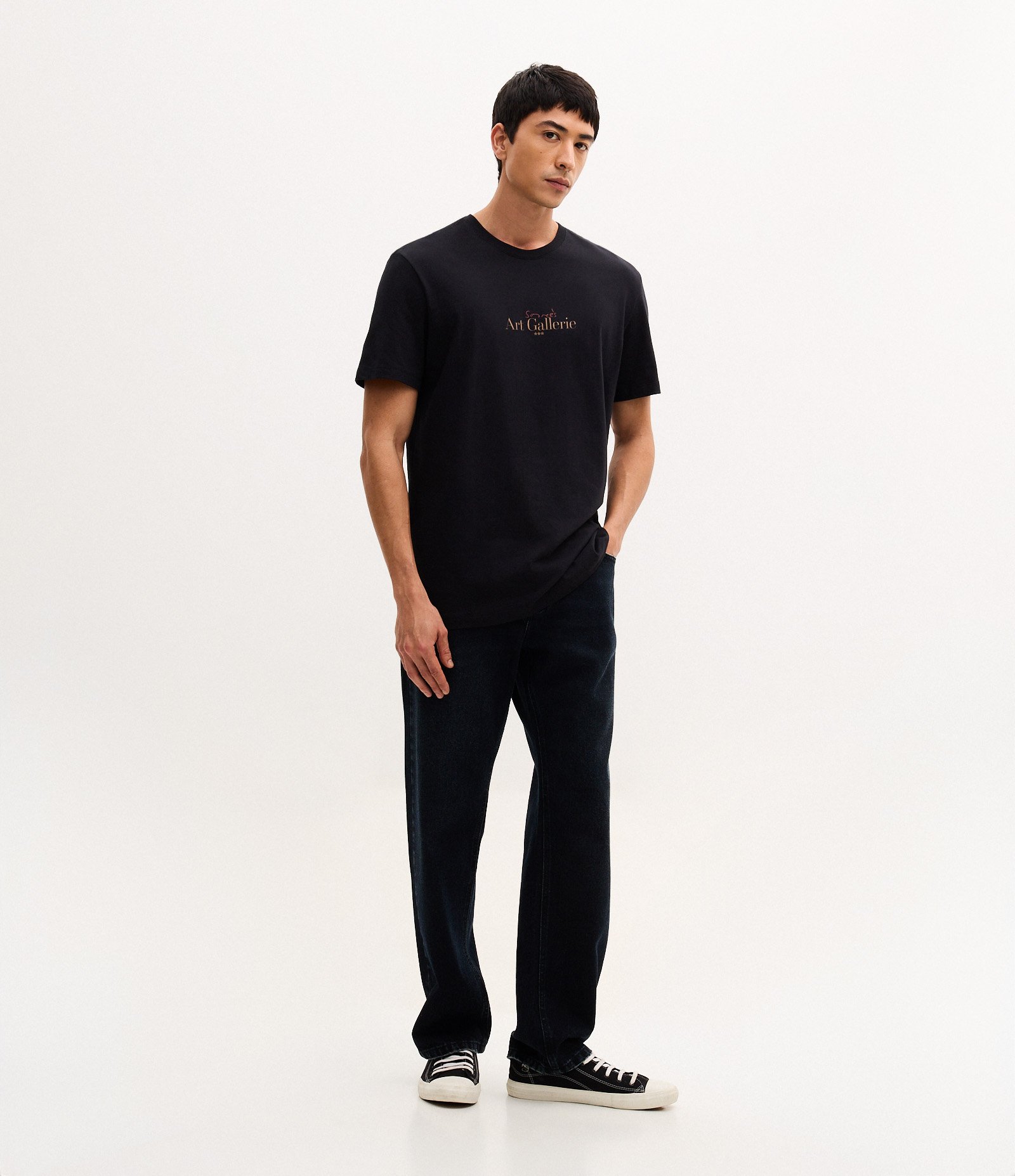 Camiseta Manga Curta em Algodão com Lettering Art Gallerie Preto 2