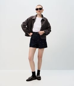 Short Evasê em Jeans com Cintura Alta e Brilhos Aplicados