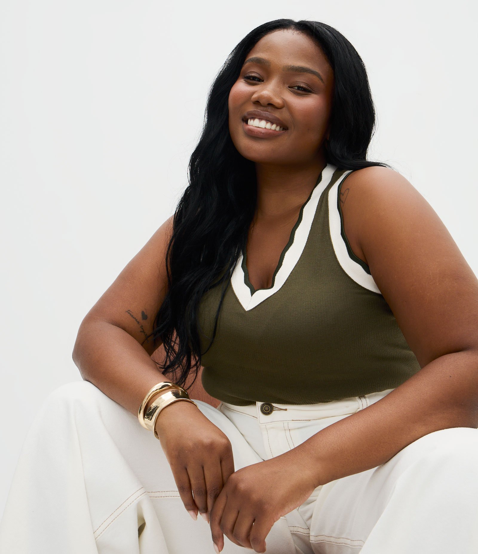 Blusa Regata em Ribana com Gola V em Retilínea Curve & Plus Size Verde 1