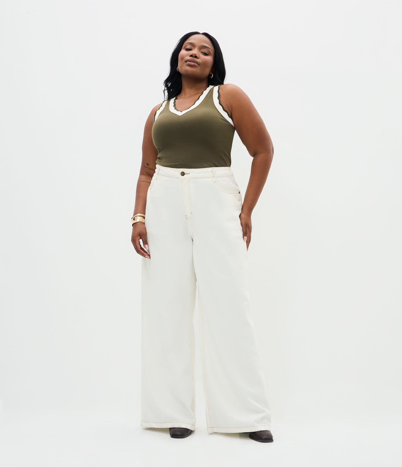Blusa Regata em Ribana com Gola V em Retilínea Curve & Plus Size Verde 3