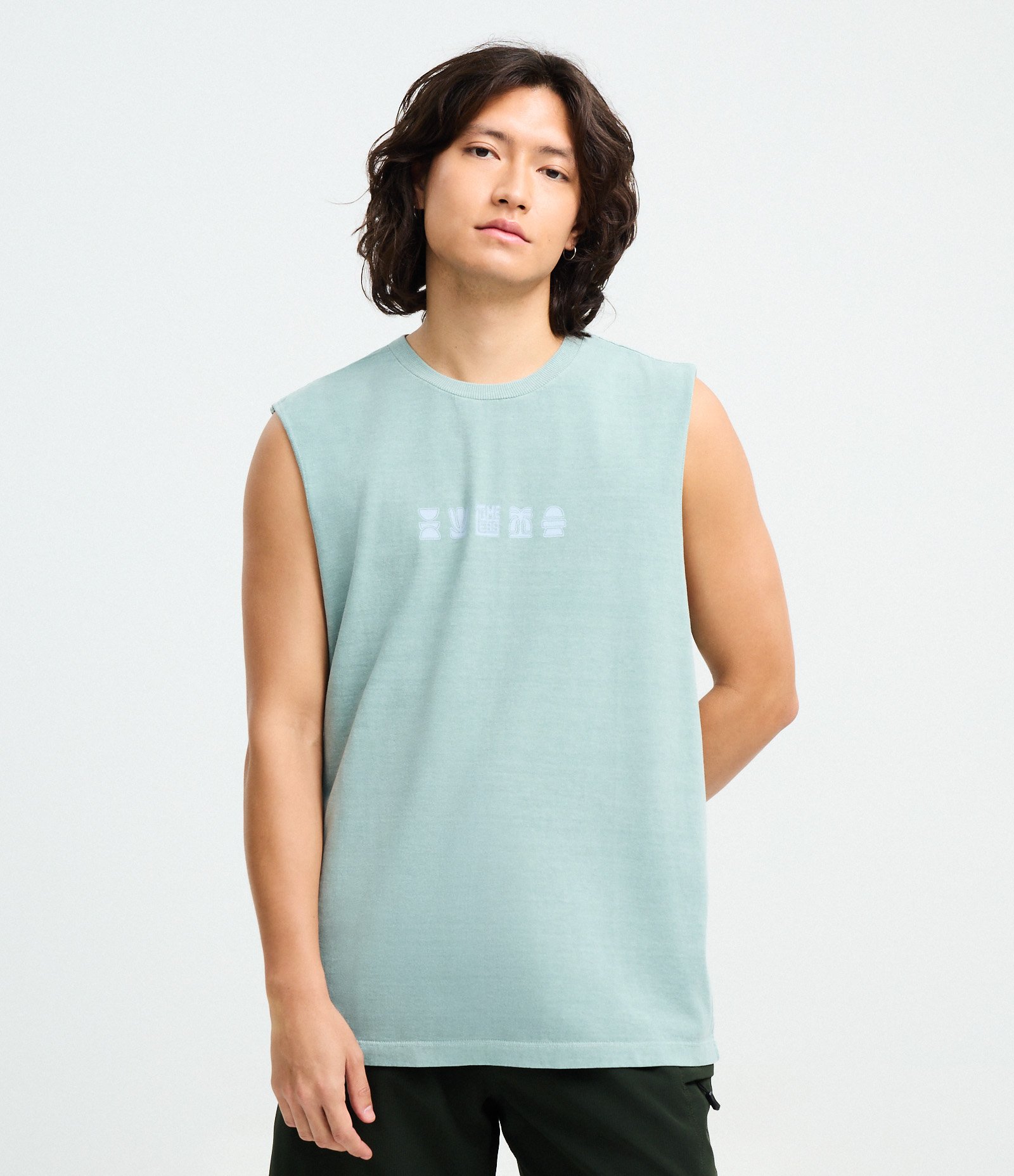 Regata Comfort Estonada em Algodão e Lettering Timeless Verde 1