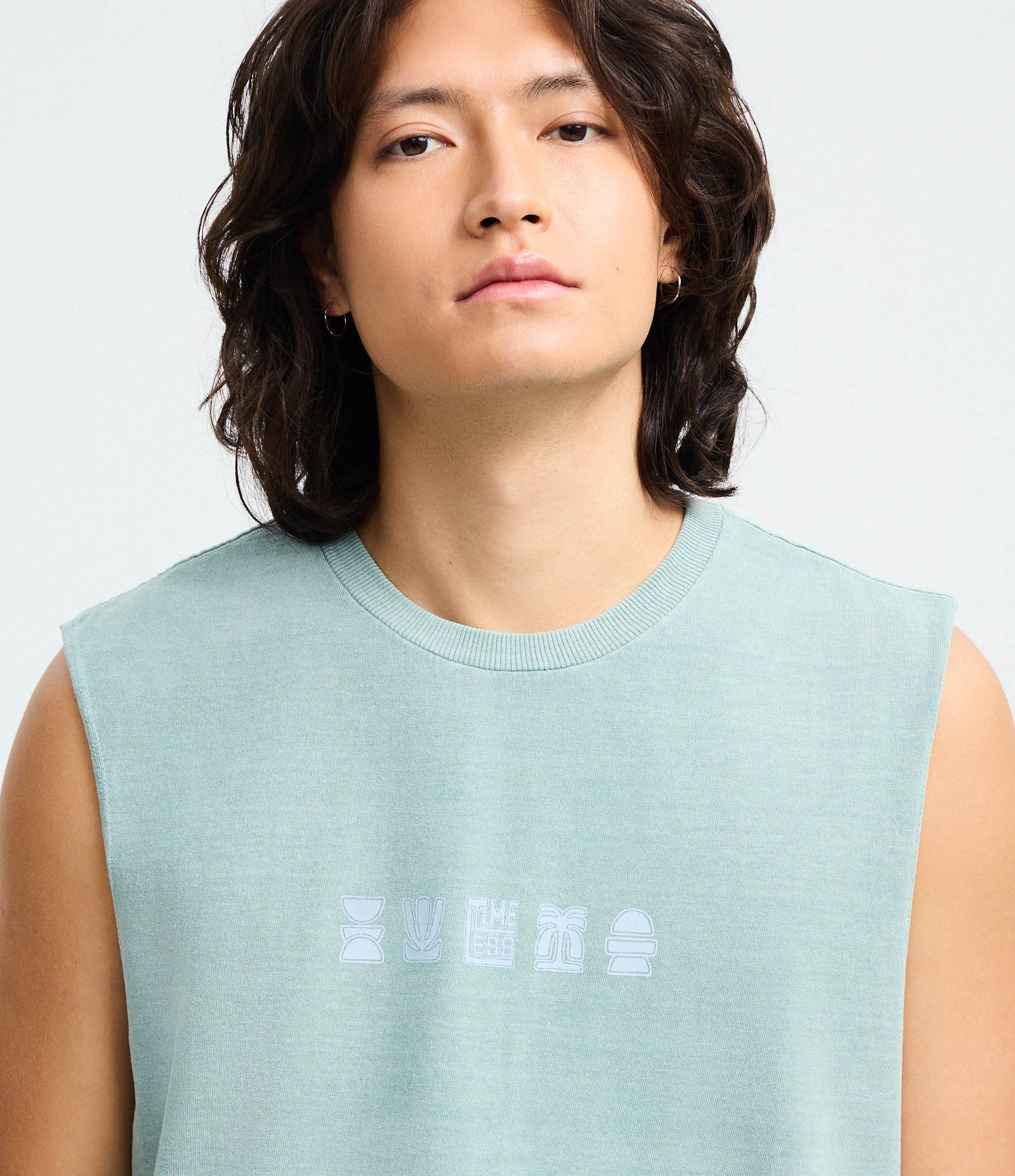 Regata Comfort Estonada em Algodão e Lettering Timeless Verde 4