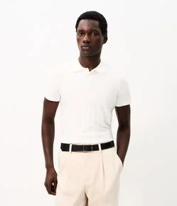 Camisa Polo em Tricô com Textura Vertical