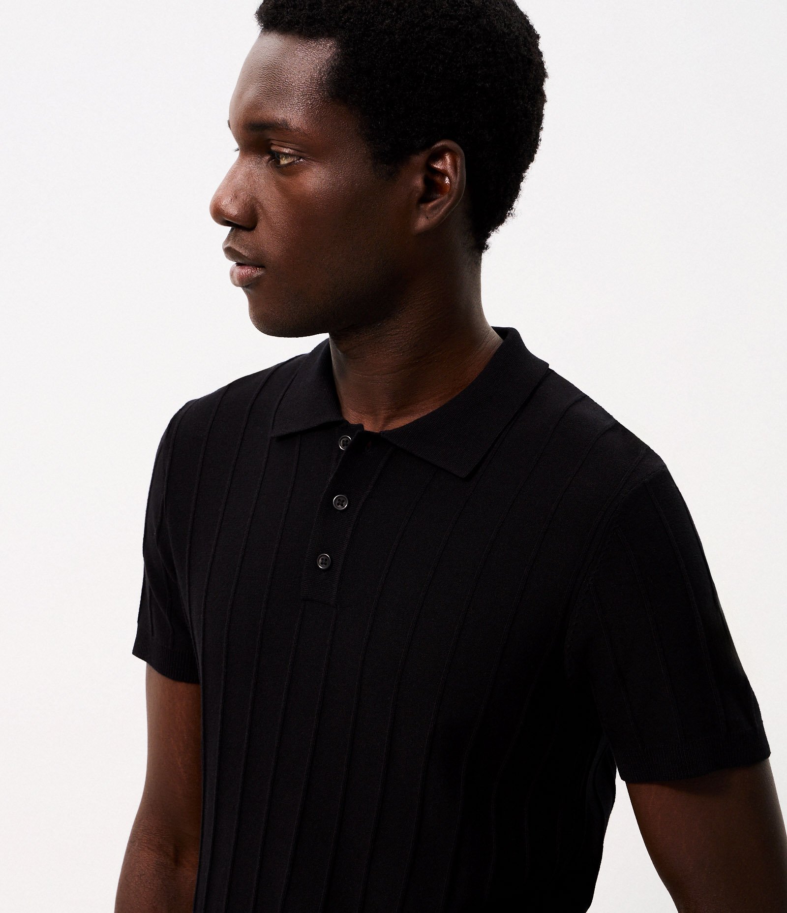 Camisa Polo em Tricô com Textura Vertical Preto 1