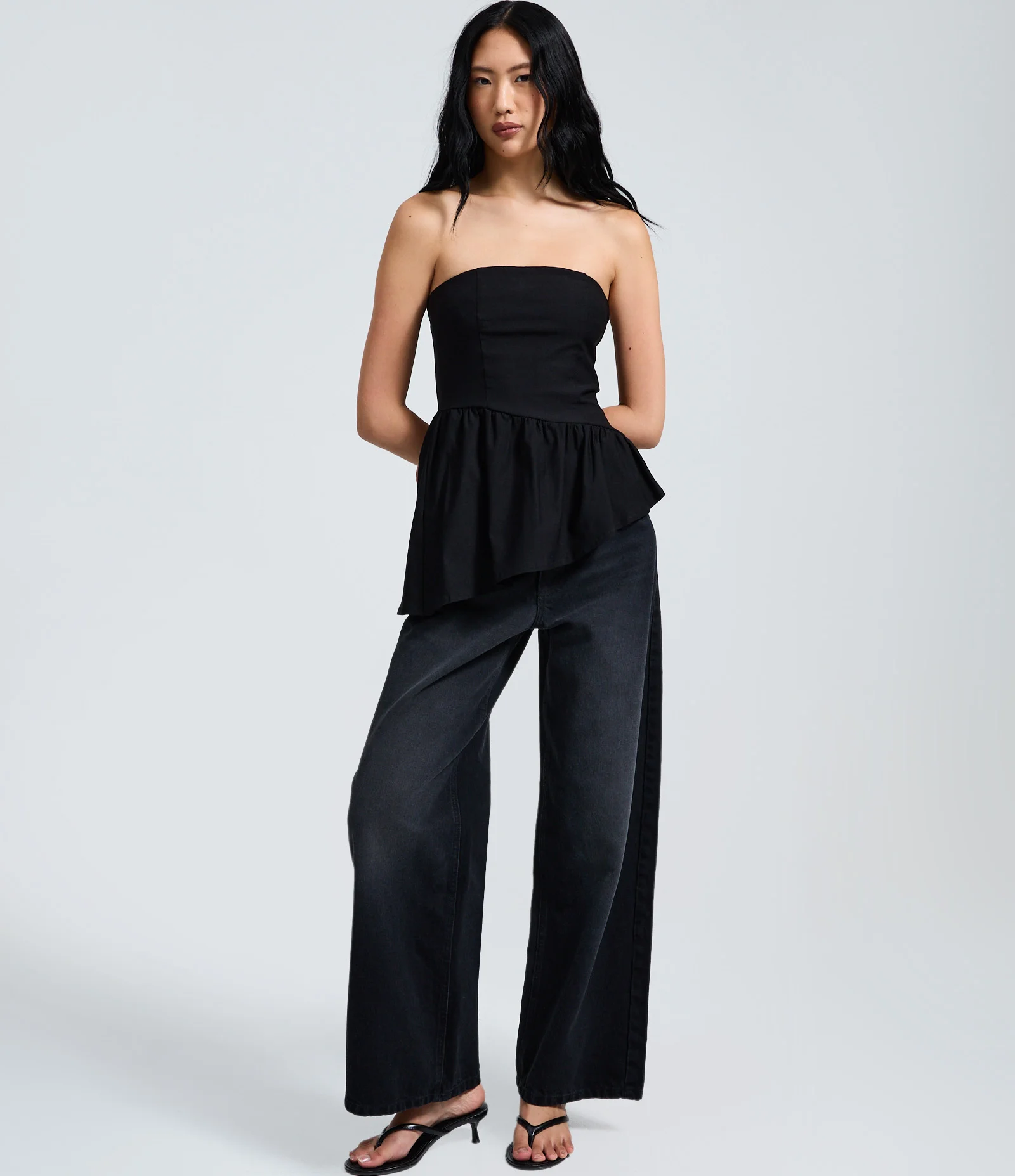 Blusa Peplum em Bengaline com Barra Assimétrica Preto 2