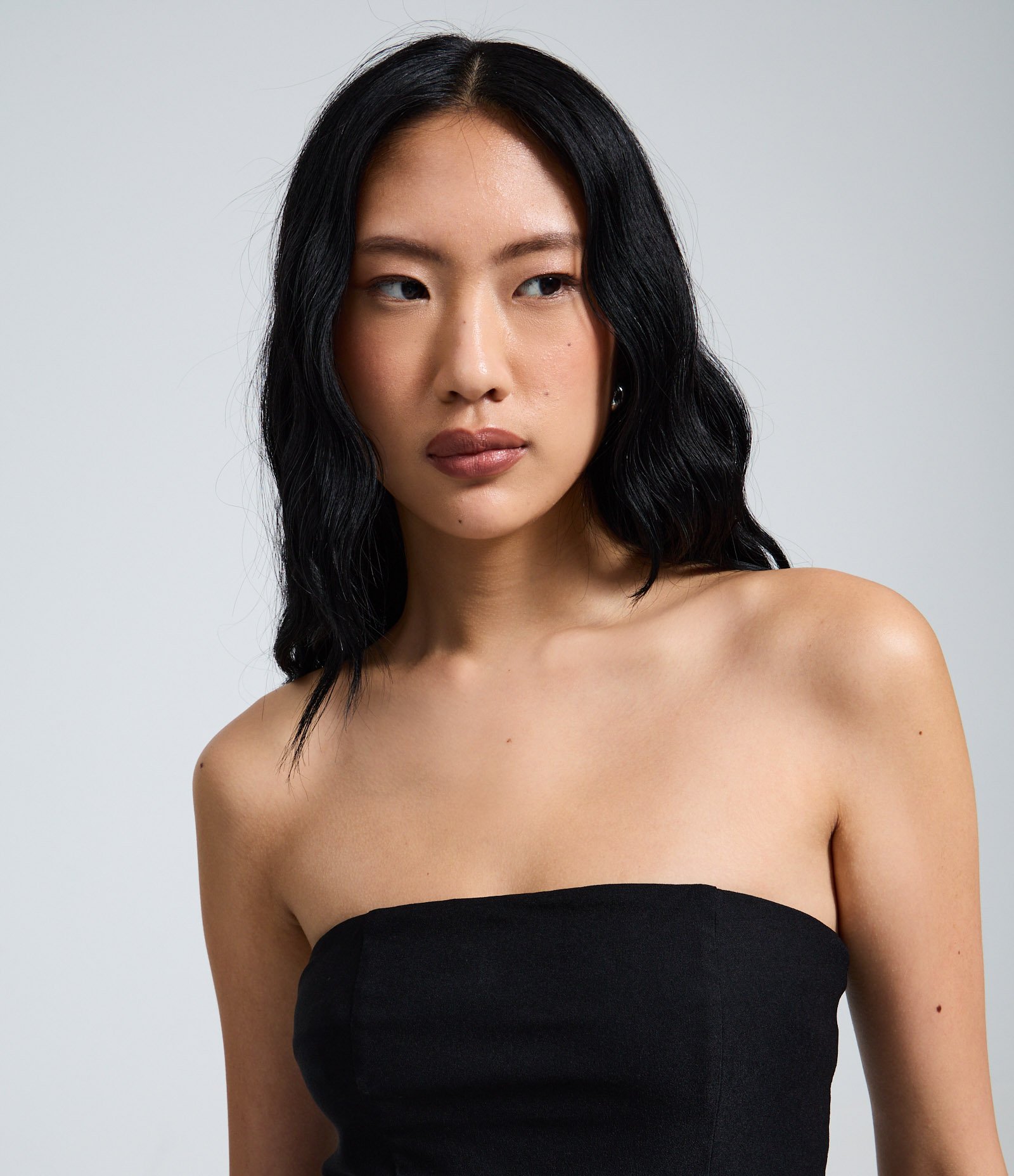 Blusa Peplum em Bengaline com Barra Assimétrica Preto 3