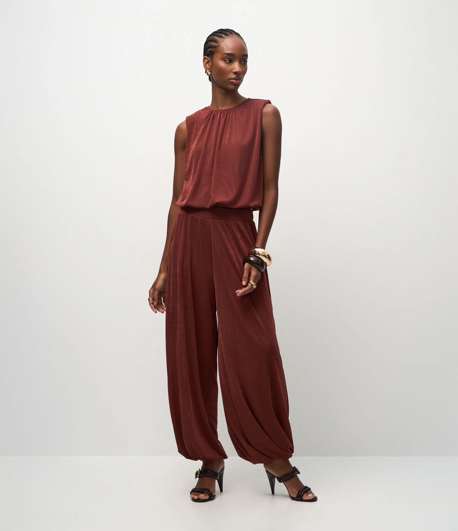 Calça Aladim com Leve Brilho e Cós Largo Marrom 1