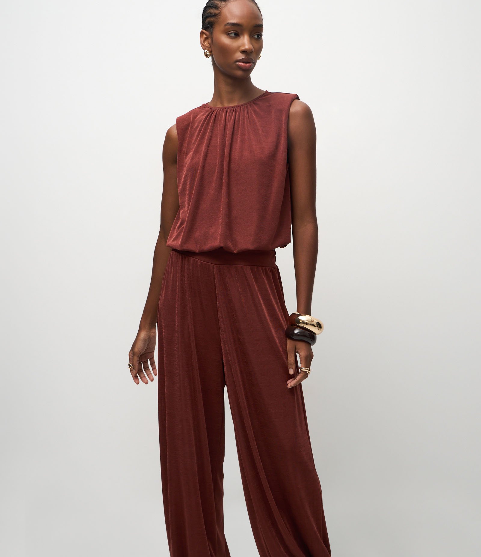 Calça Aladim com Leve Brilho e Cós Largo Marrom 2