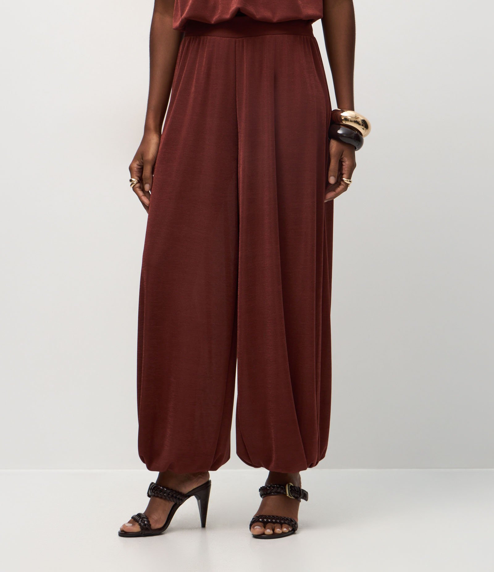 Calça Aladim com Leve Brilho e Cós Largo Marrom 3