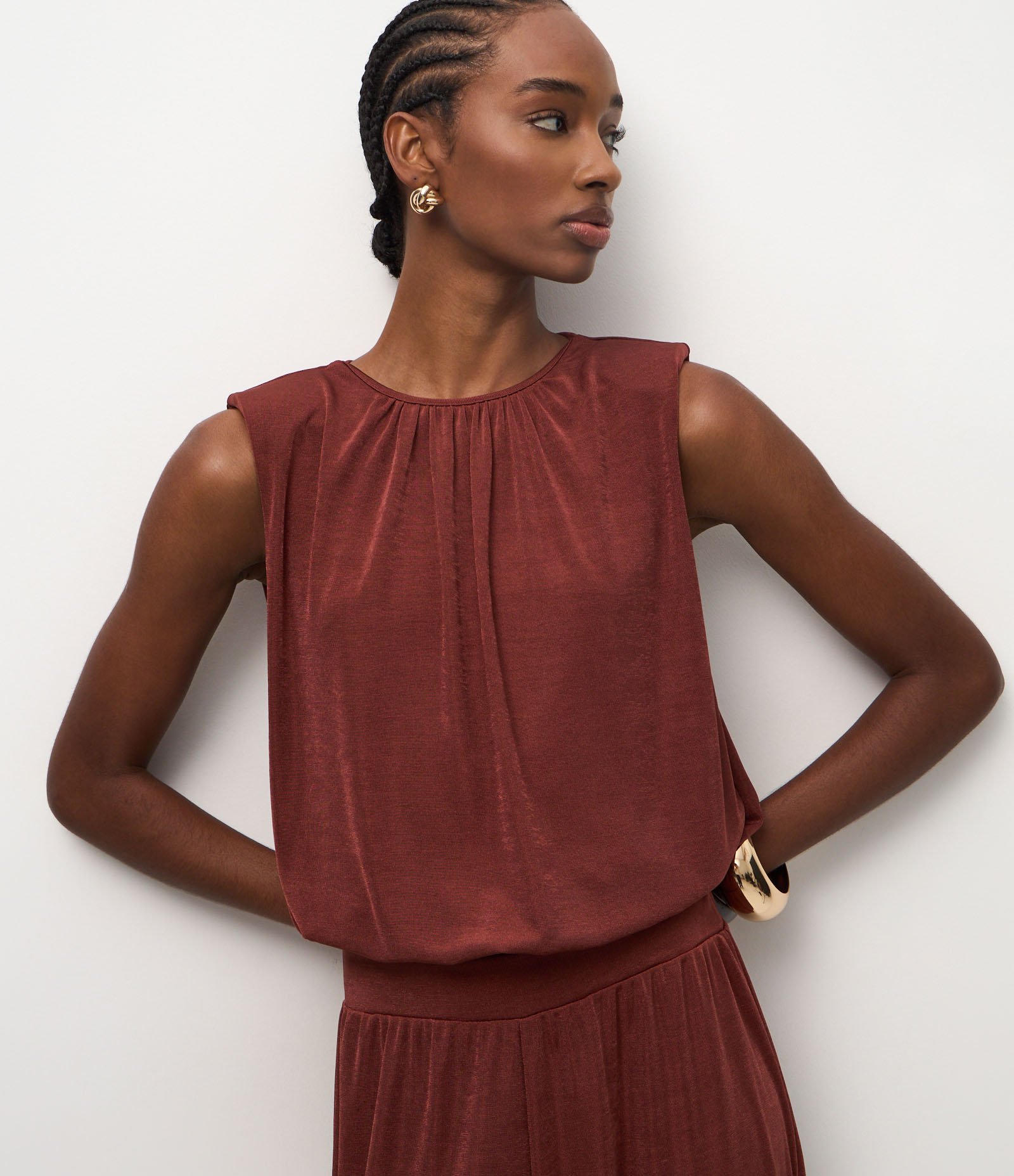 Blusa em Ribana com Ombreiras e Leve Brilho Vinho 1