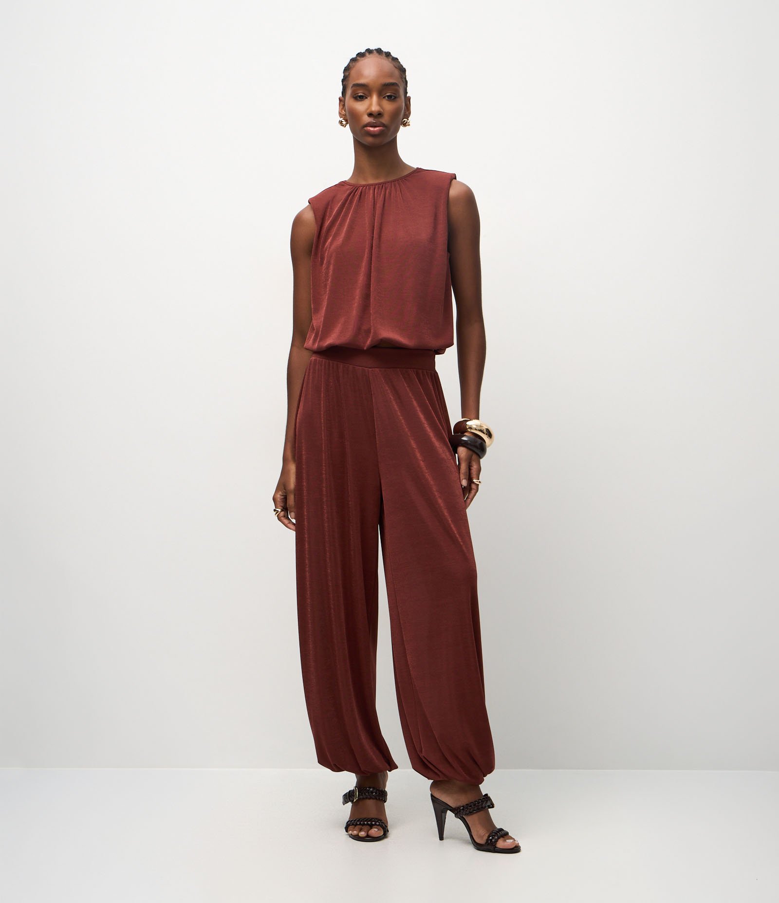 Blusa em Ribana com Ombreiras e Leve Brilho Vinho 2