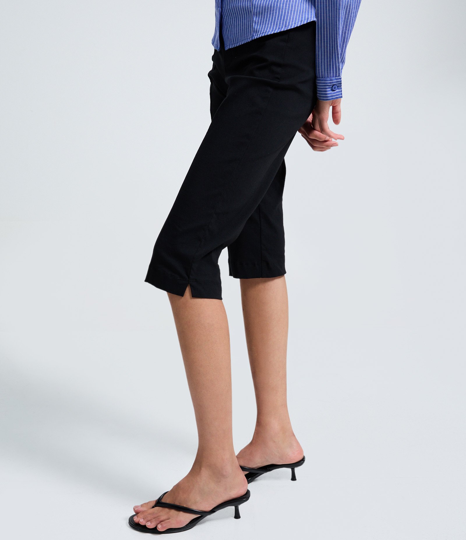 Calça Capri Básica em Bengaline Preto 3
