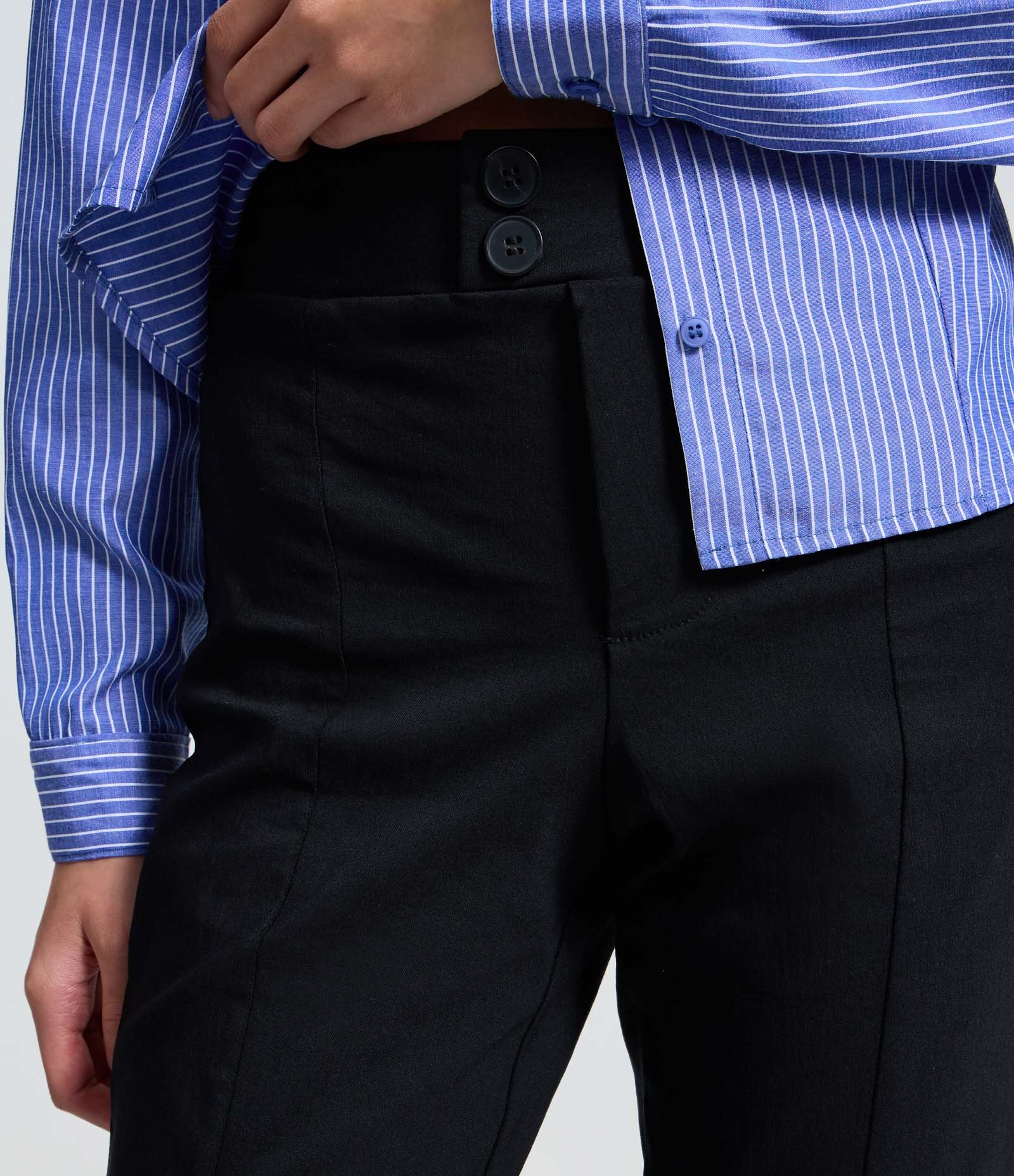 Calça Capri Básica em Bengaline Preto 4