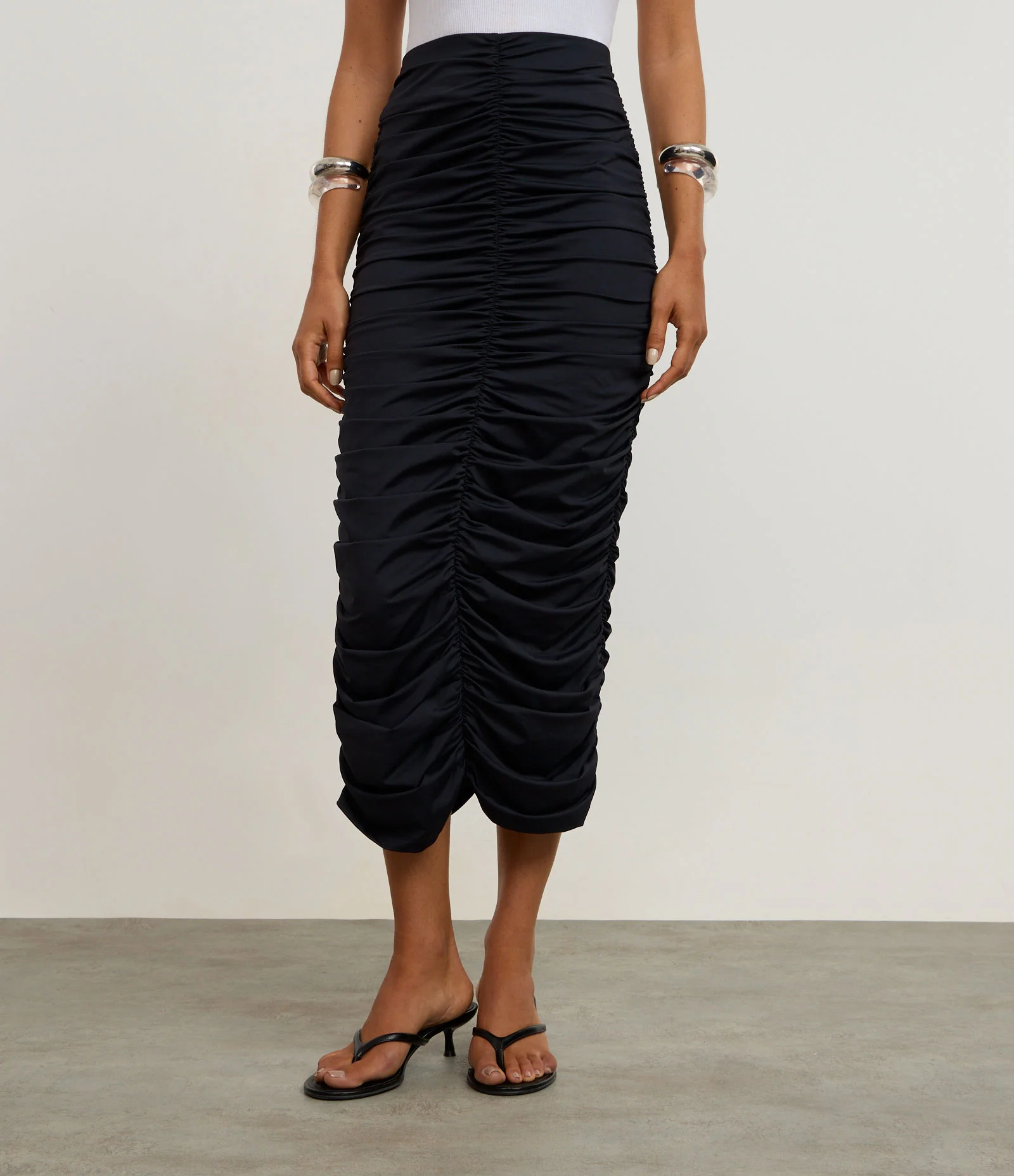 Saia Midi em Poliamida Drapeada Preto 2