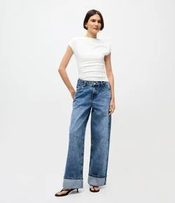 Calça Wide Leg Jeans com Cintura Baixa e Barra Dobrada