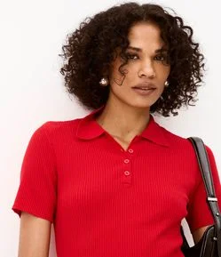 Blusa em Tricô com Gola Polo e Botões Frontais