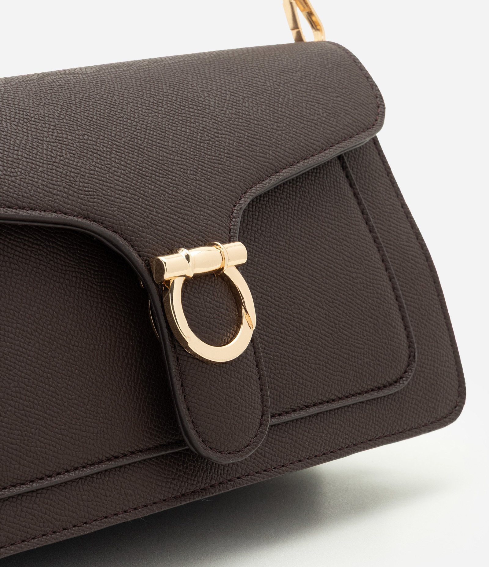 Bolsa Shoulder Média em PU com Aba Frontal Marrom 6