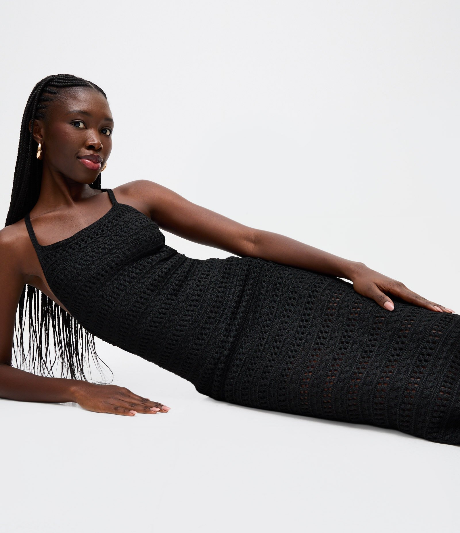 Vestido Long Midi em Tricô com Alças Cruzadas nas Costas Preto 4