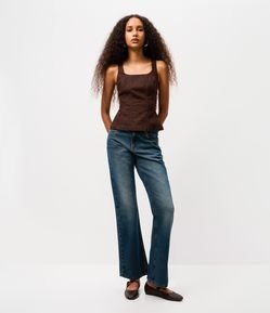 Calça Bootcut em Jeans com Cintura Baixa e Tachas nos Bolsos