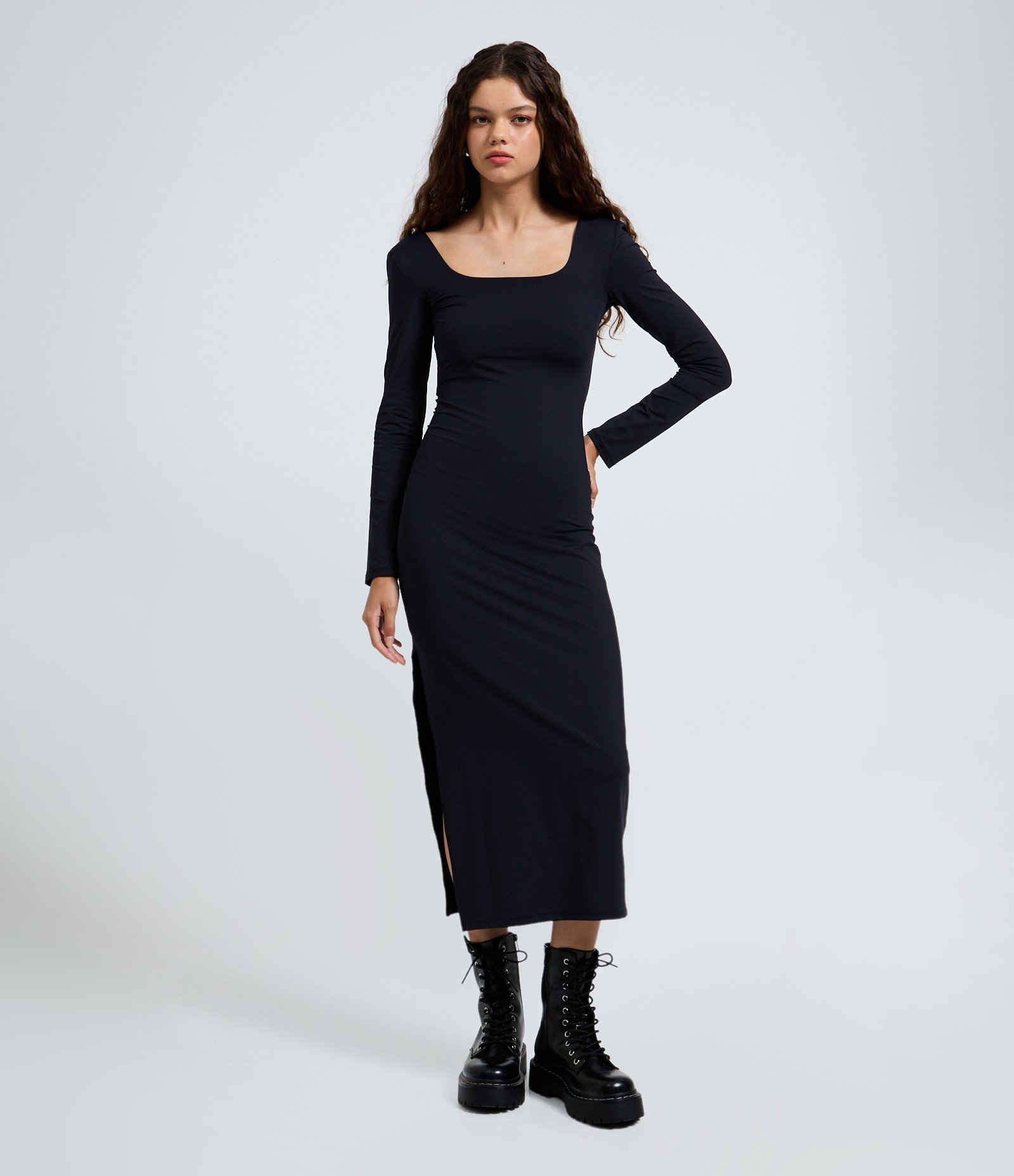 Vestido Midi em Microfibra com Decote Quadrado e Manga Longa Preto 1