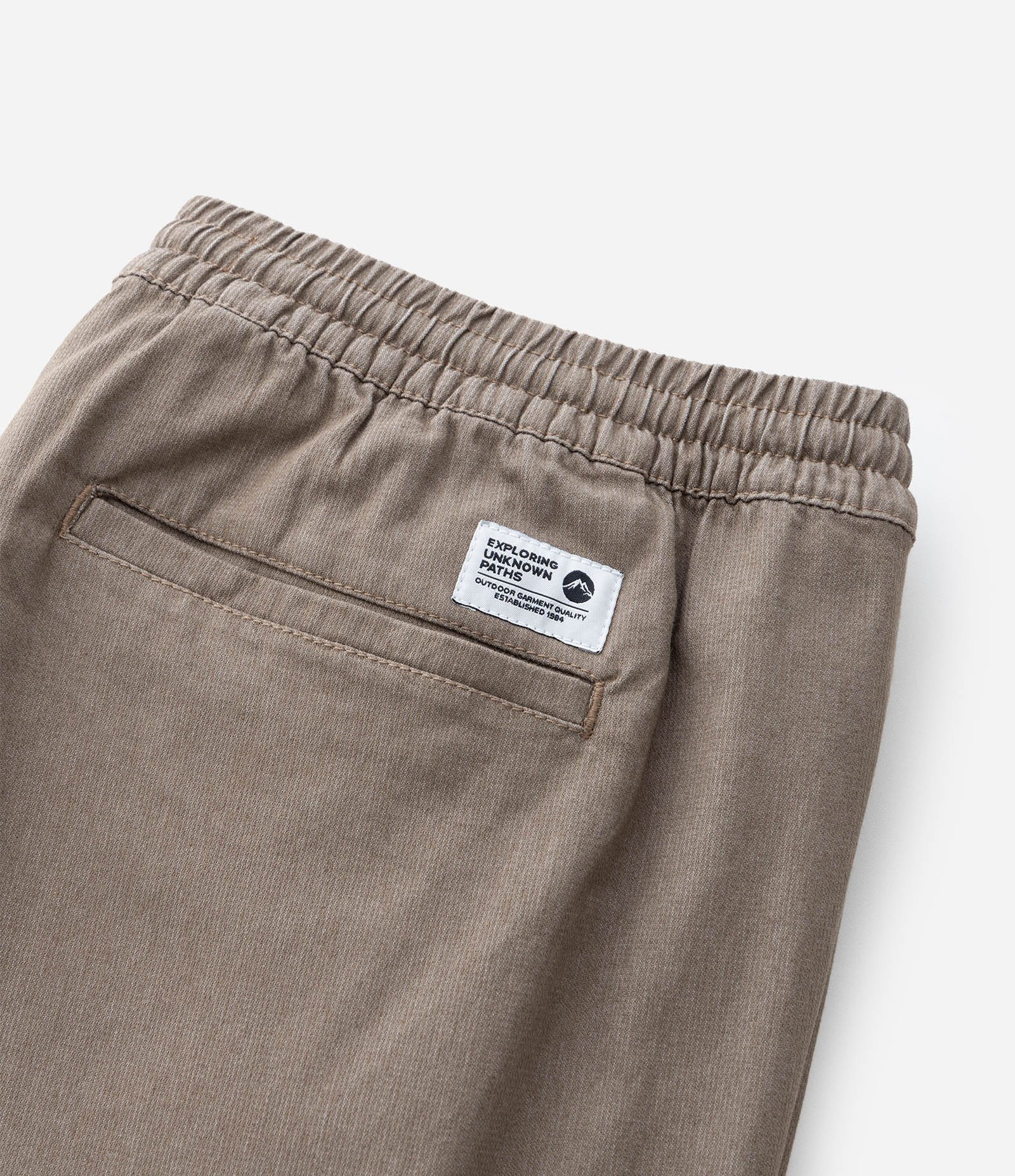 Bermuda em Sarja Texturizada com Cós Elástico Bege 10