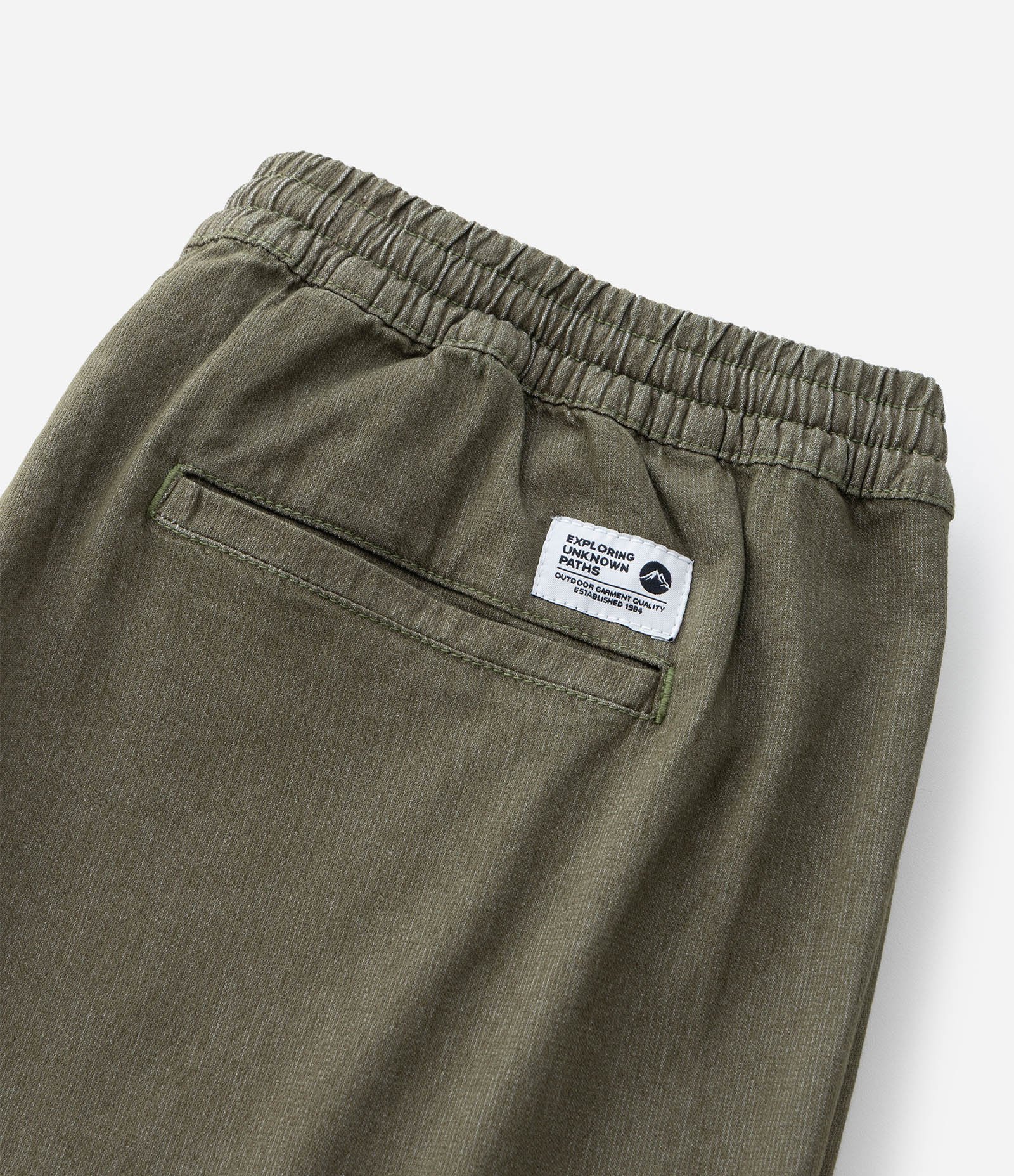 Bermuda em Sarja Texturizada com Cós Elástico Verde 9