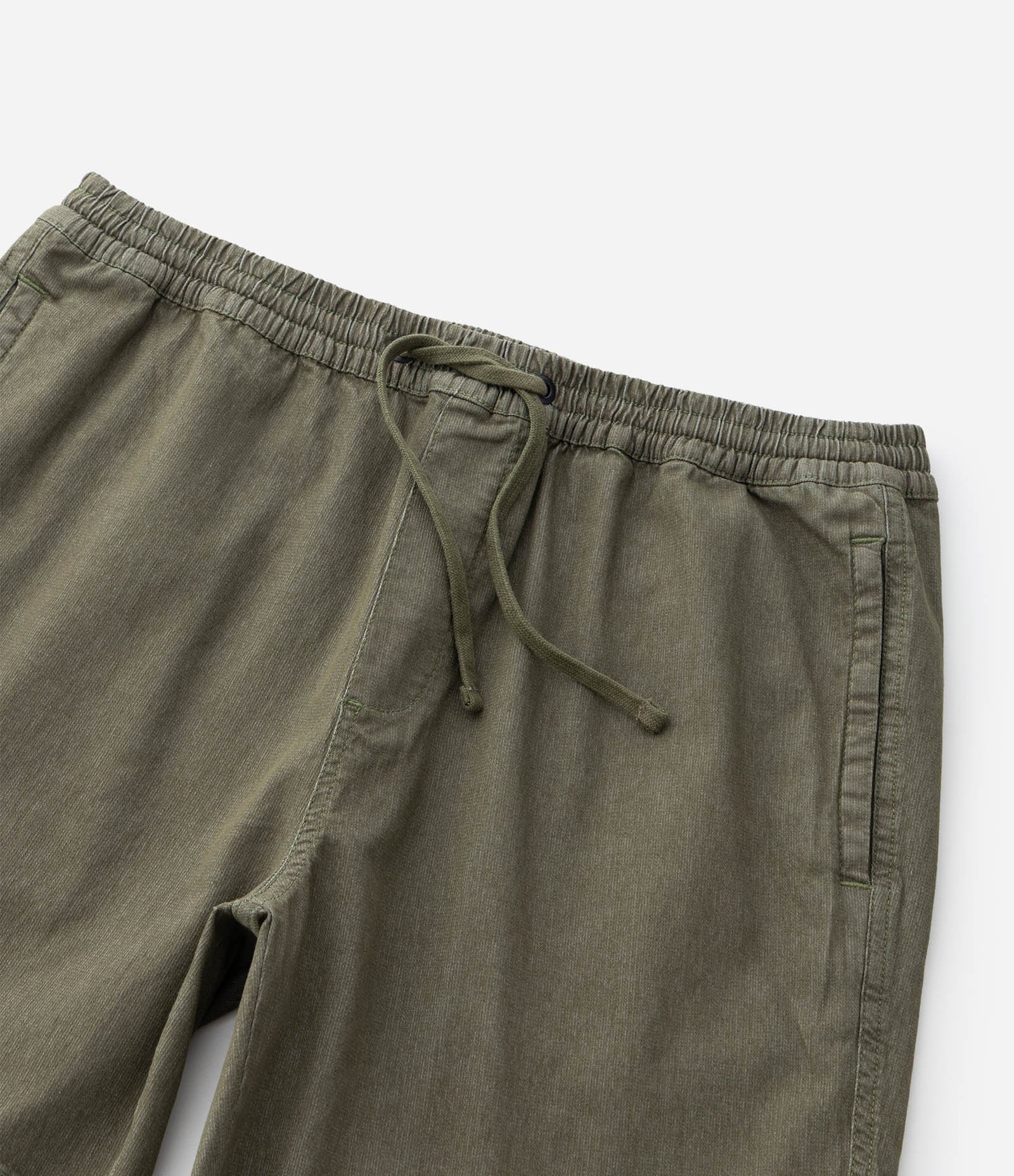 Bermuda em Sarja Texturizada com Cós Elástico Verde 10