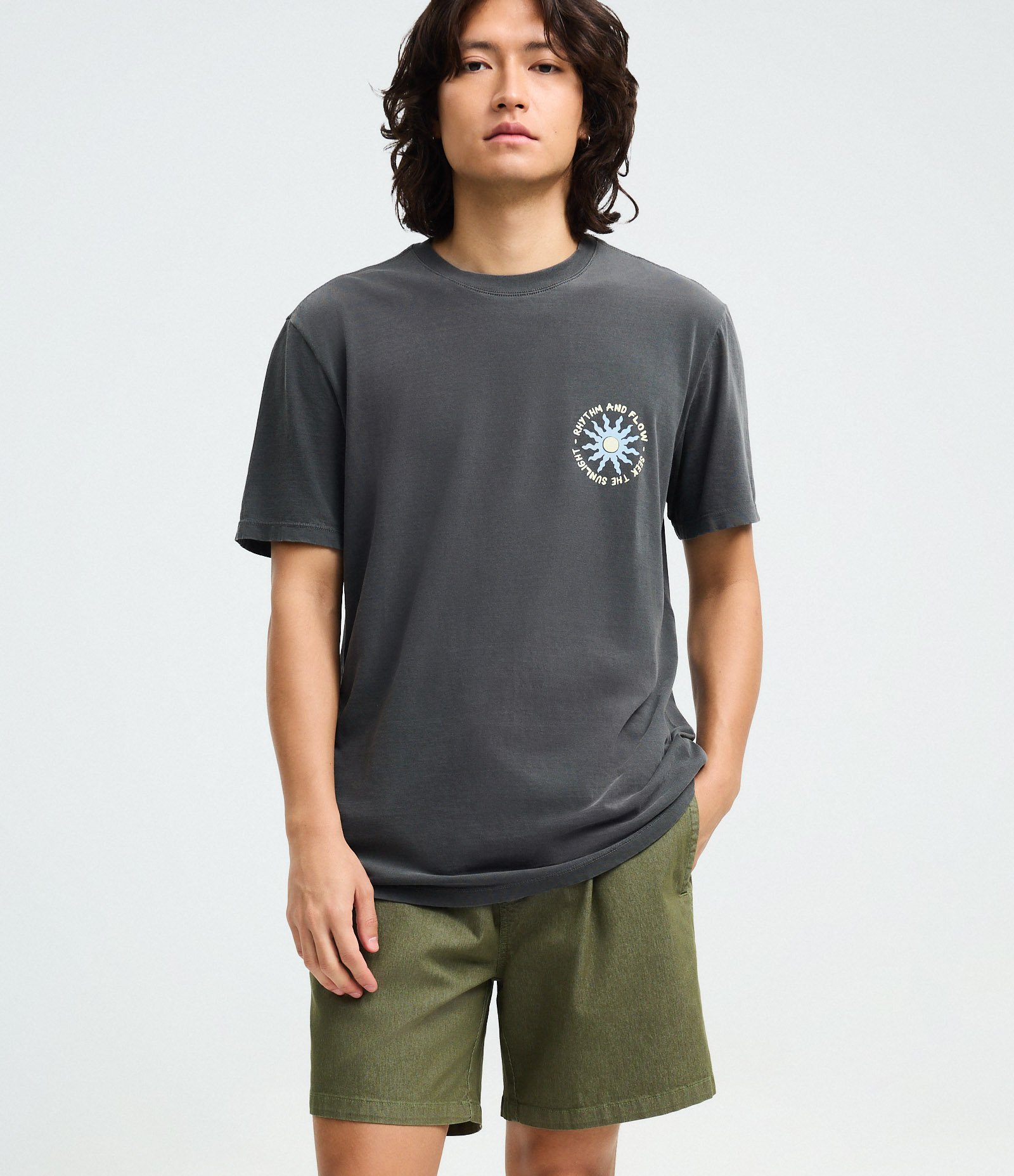 Bermuda em Sarja Texturizada com Cós Elástico Verde 5