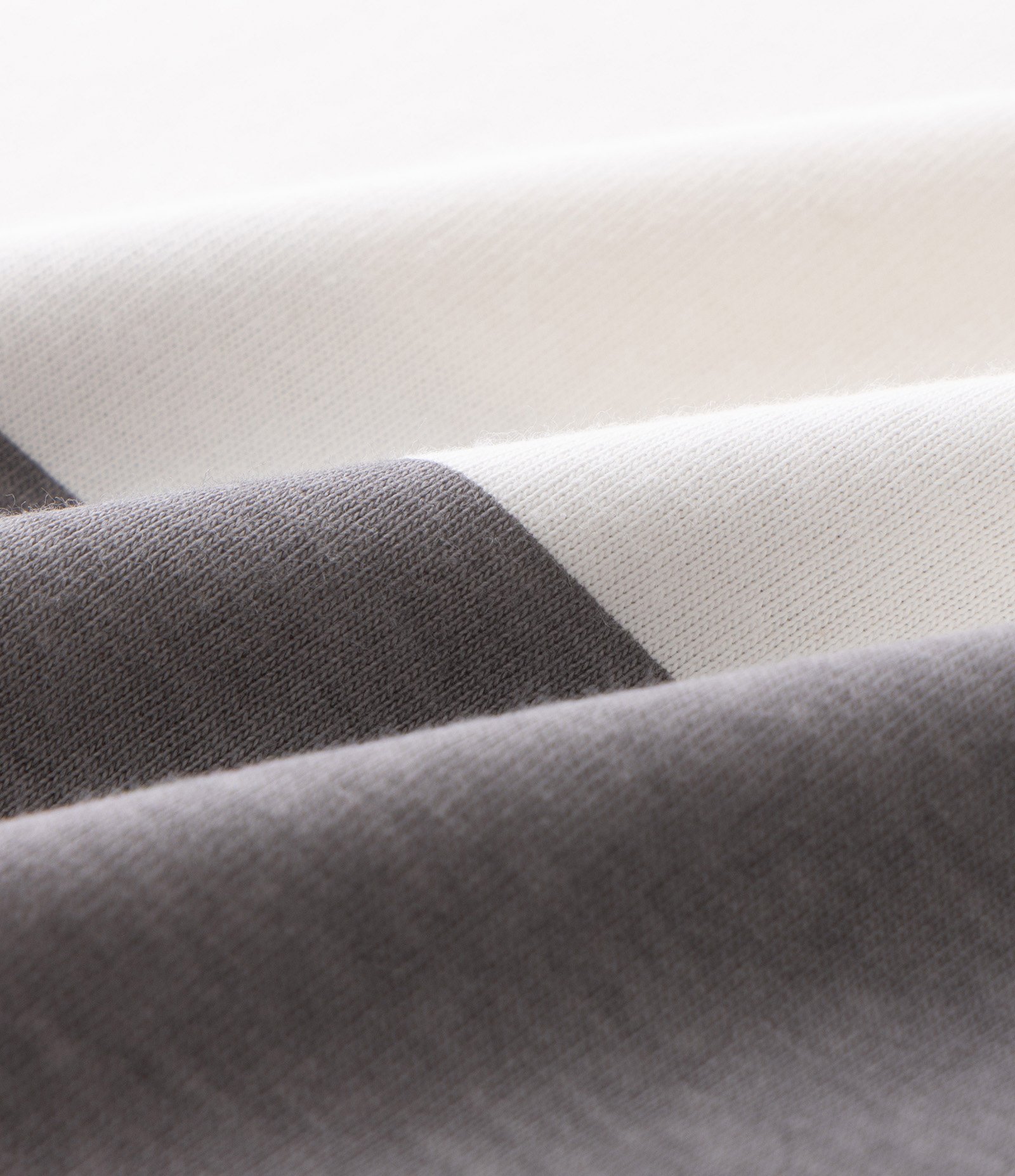 Camiseta Oversized Listrada com Gola Polo Curve & Plus Size Cinza 3