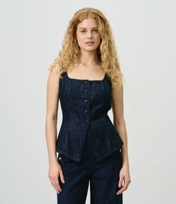 Colete em Jeans com Decote Quadrado e Botões Forrados