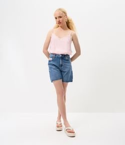 Short Jeans com Bordado Floral no Bolso e Cintura Alta