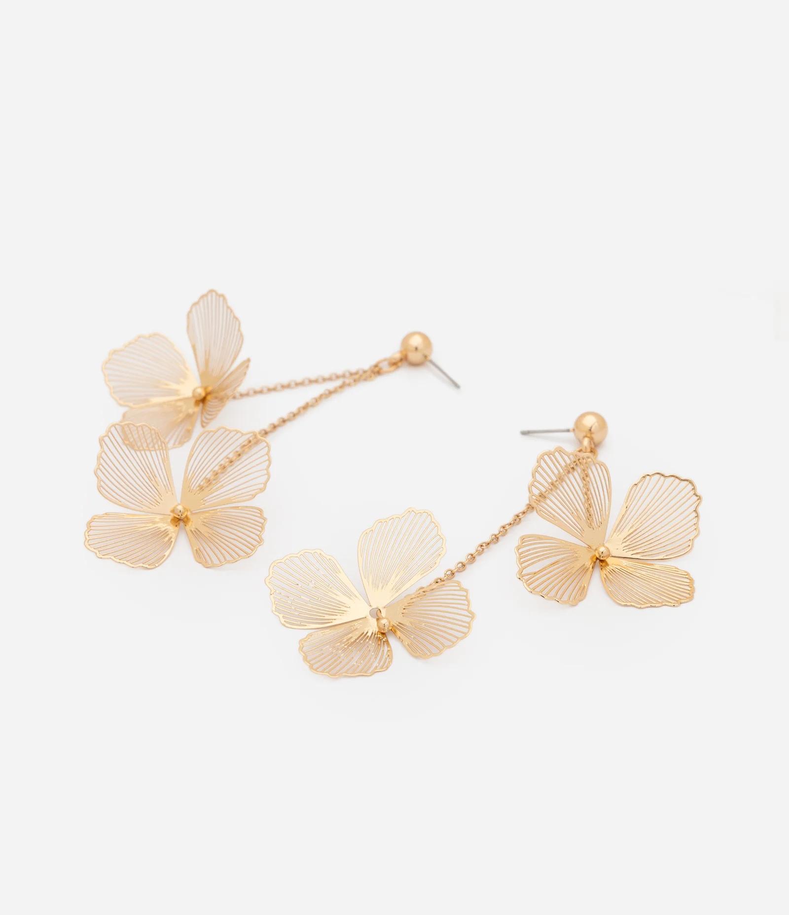 Brinco Médio com Pingente de Flor Aramada Dourado 2