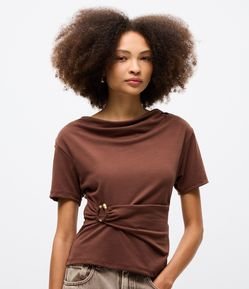 Blusa Texturizada com Decote Drapeado e Aviamento na Cintura
