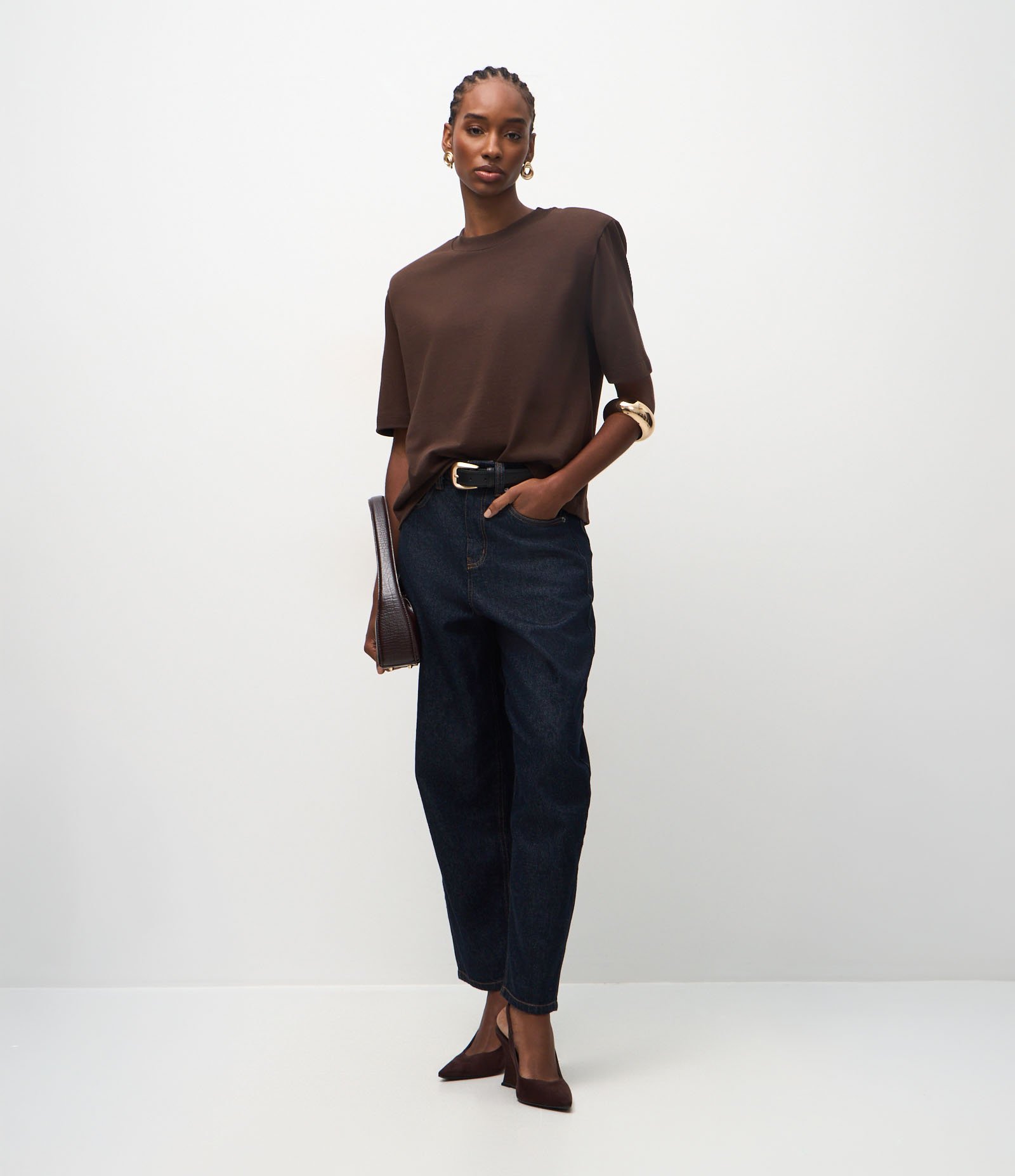 Camiseta Estruturada em Algodão com Ombreiras Marrom 2