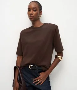 Camiseta Estruturada em Algodão com Ombreiras