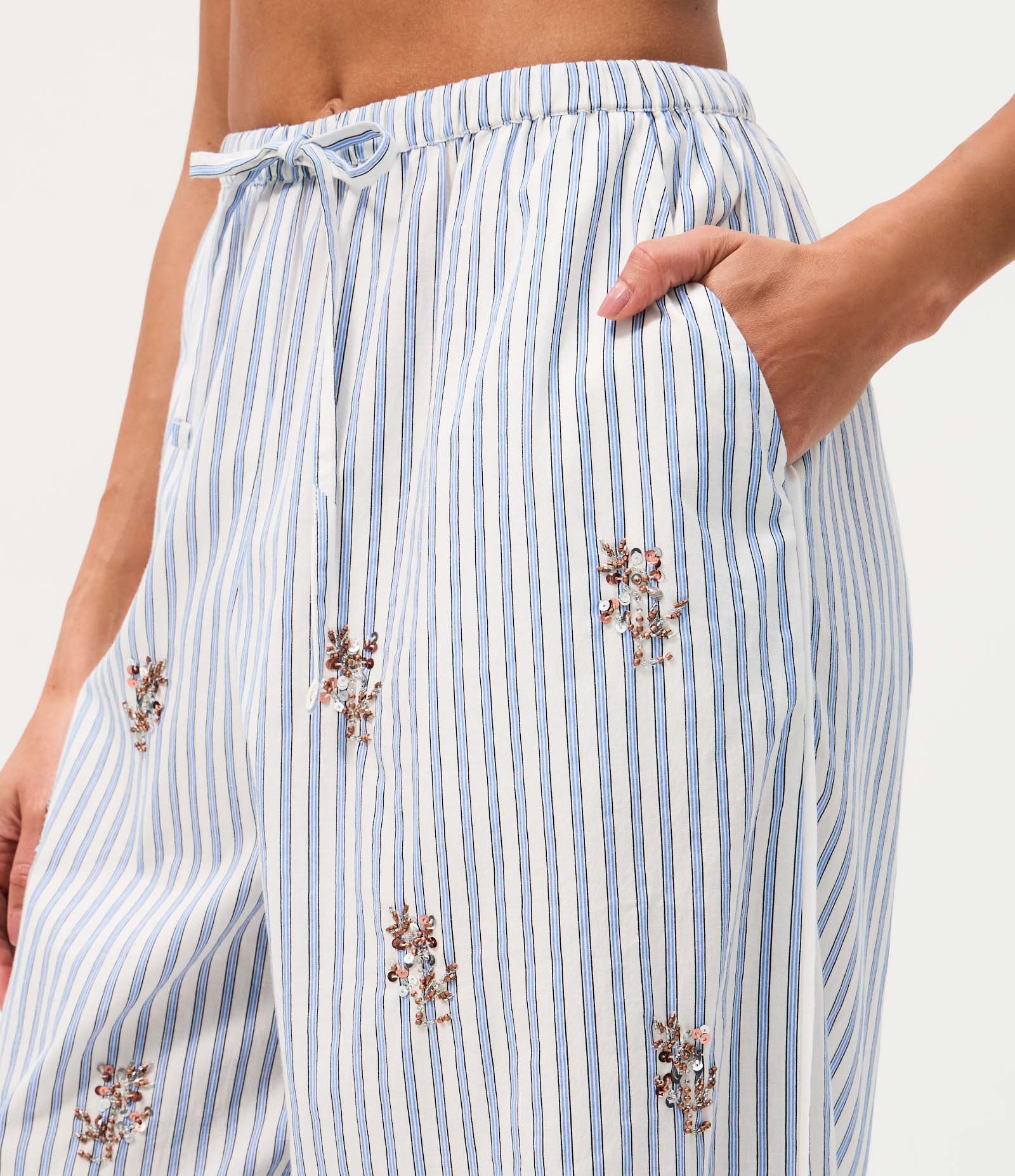 Calça Reta em Tricoline Listrado com Bordado em Beads Azul 5