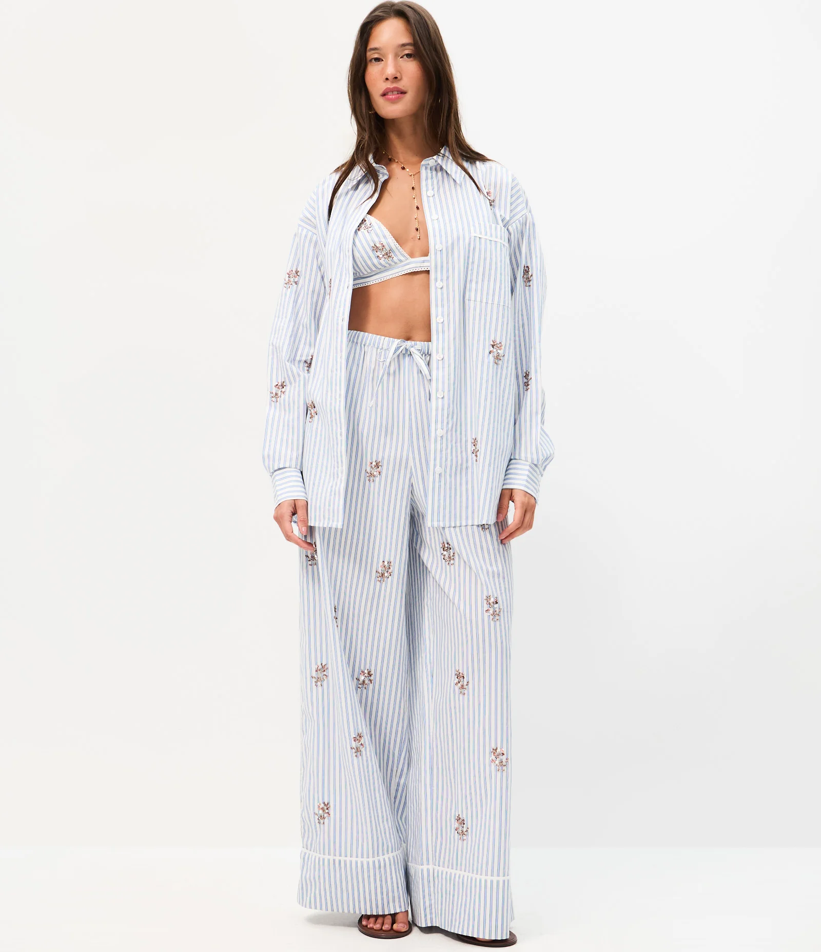 Camisa Oversized em Tricoline Listrado com Bordado de Beads Azul 4
