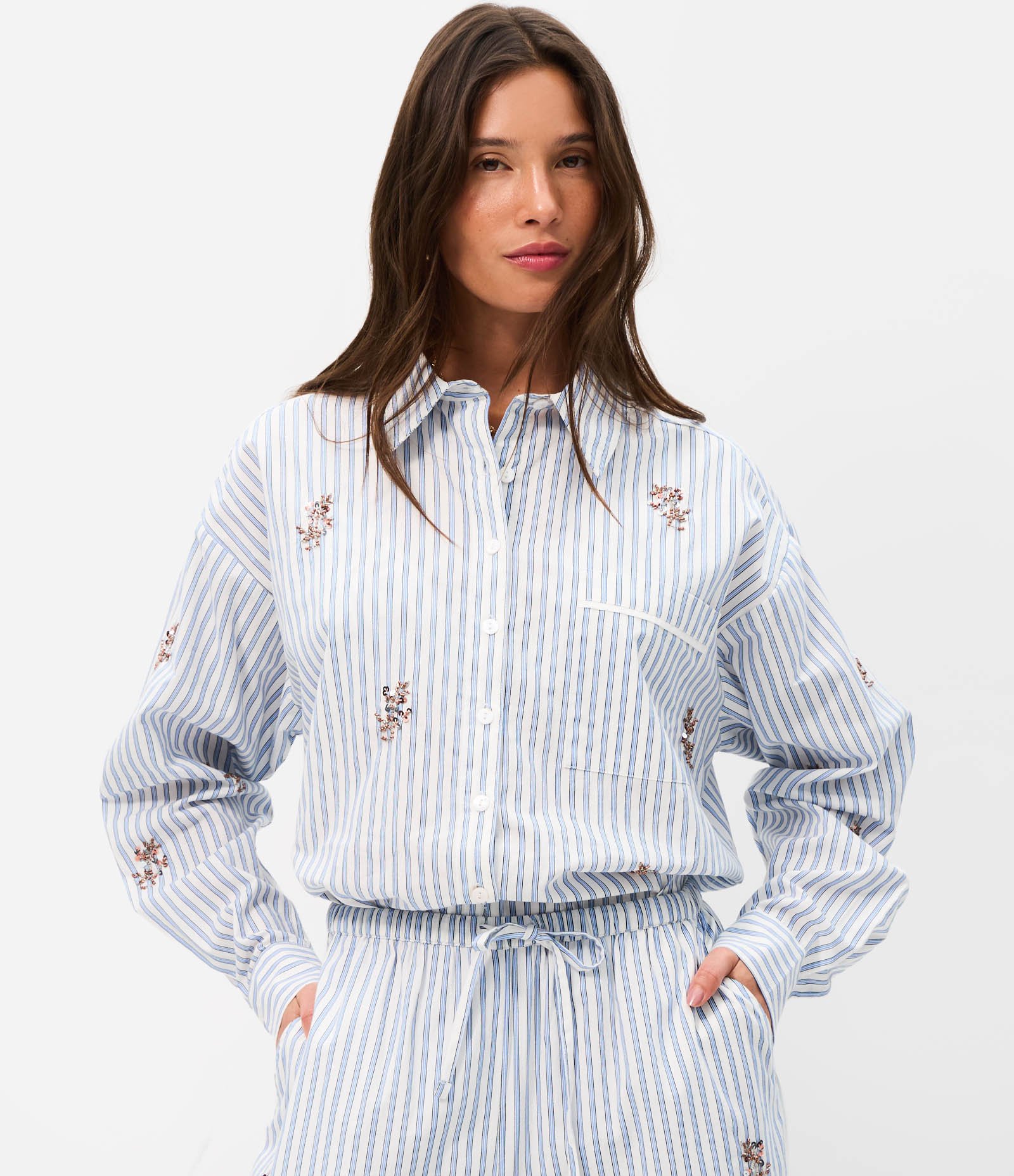 Camisa Oversized em Tricoline Listrado com Bordado de Beads Azul 5