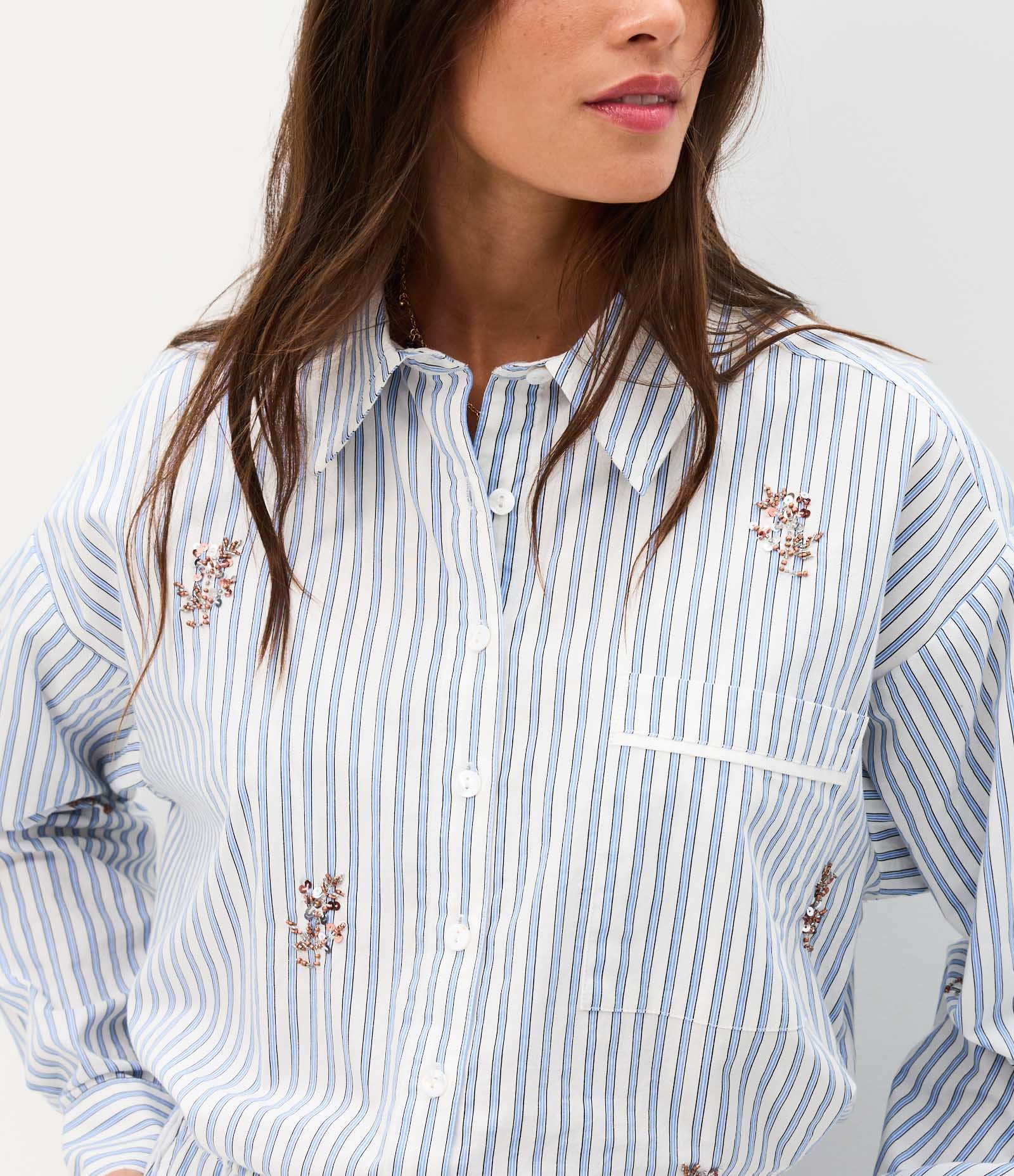 Camisa Oversized em Tricoline Listrado com Bordado de Beads Azul 7