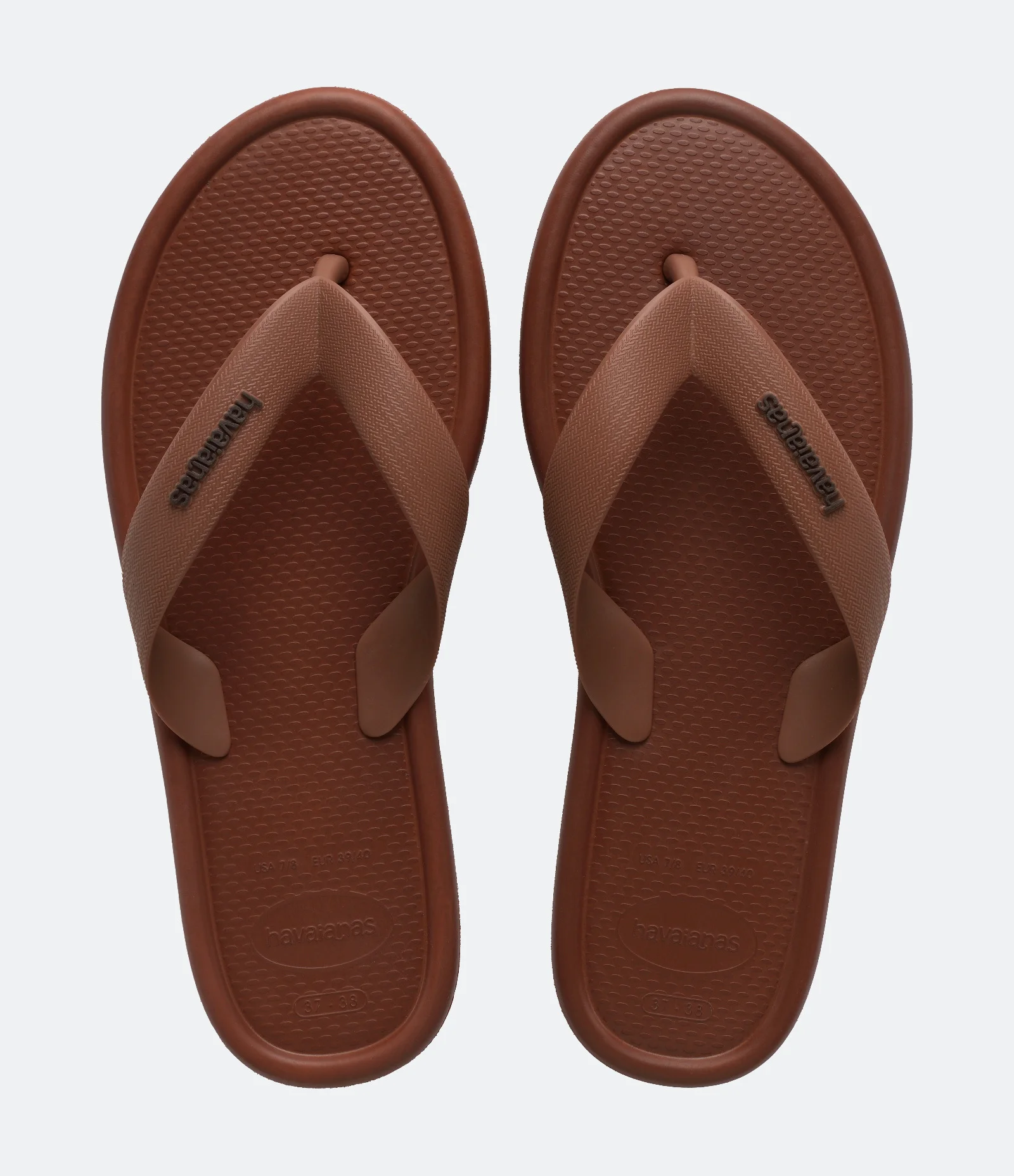 Chinelo Havaianas com Acabamento Fosco Marrom 1