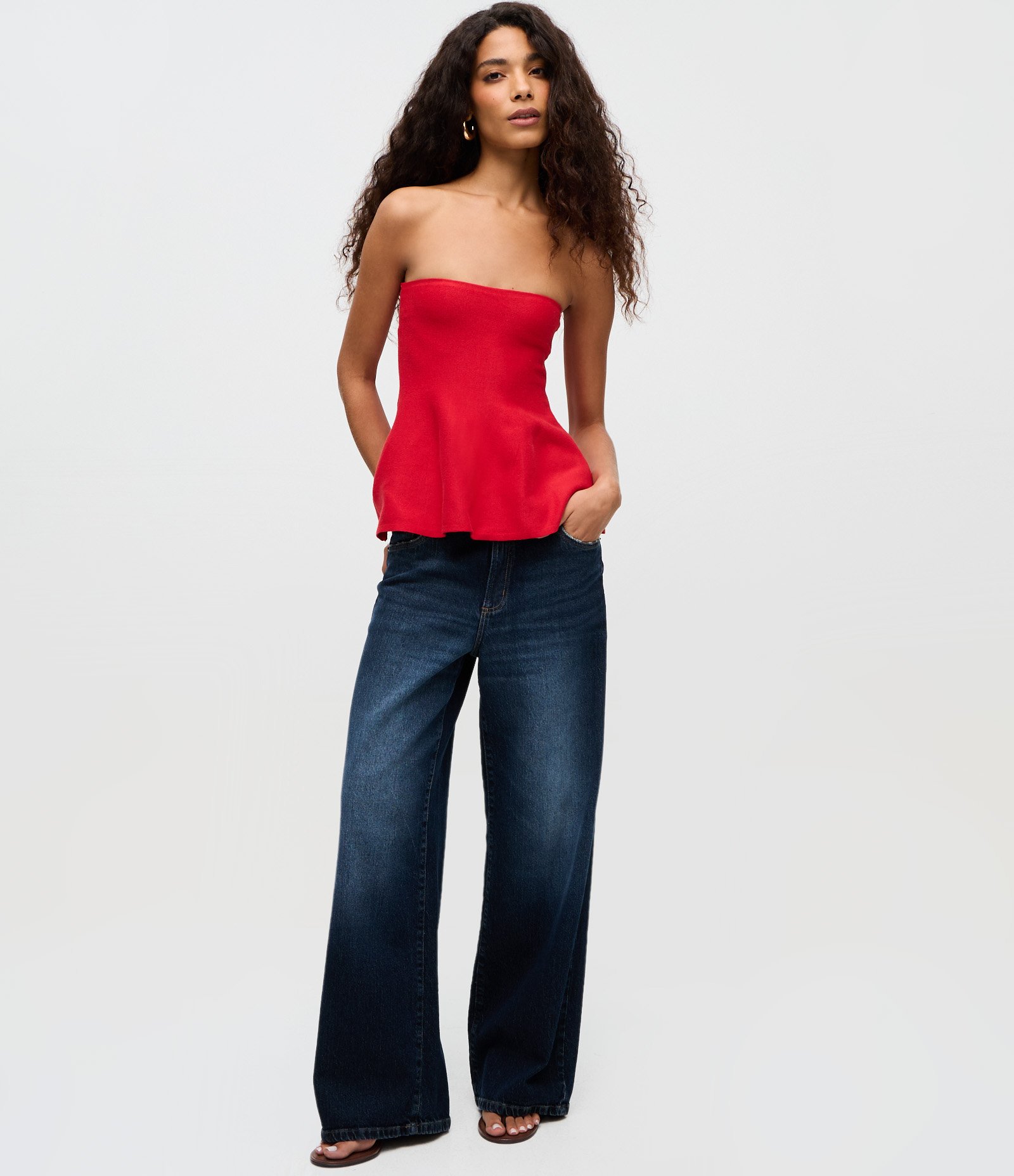 Blusa Tomara que Caia em Tricô com Peplum na Barra Vermelho 2