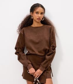 Camiseta Manga Longa em Suede com Pregas
