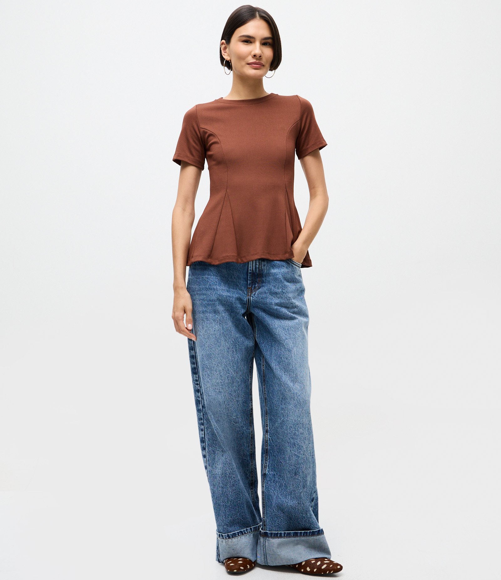 Blusa Peplum em Ponto Roma e Gola Redonda Marrom 1