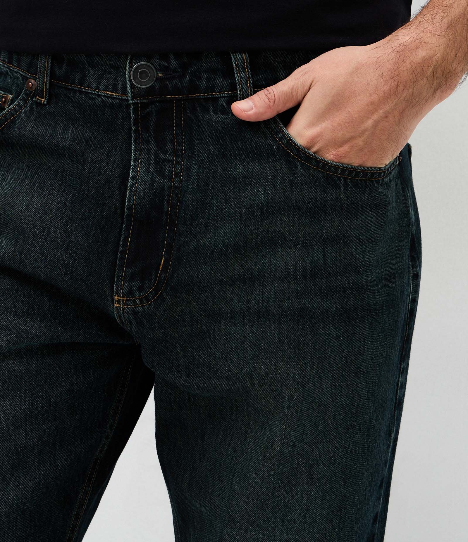 Calça Jeans Reta Lavagem Escura Preto 3